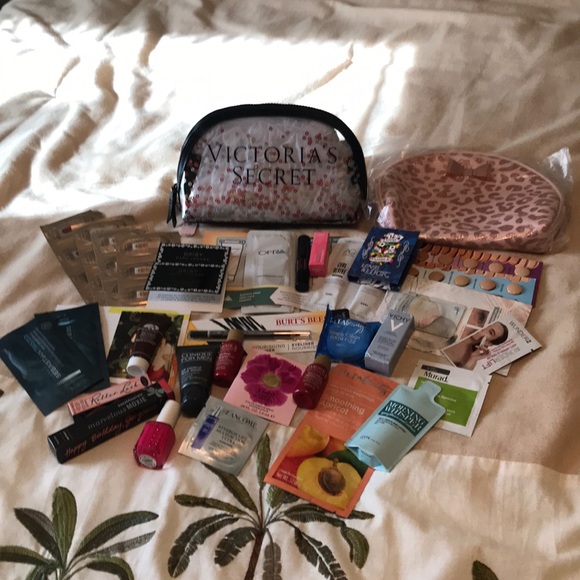 Free Gift with Purchase - Picture 1 of 7